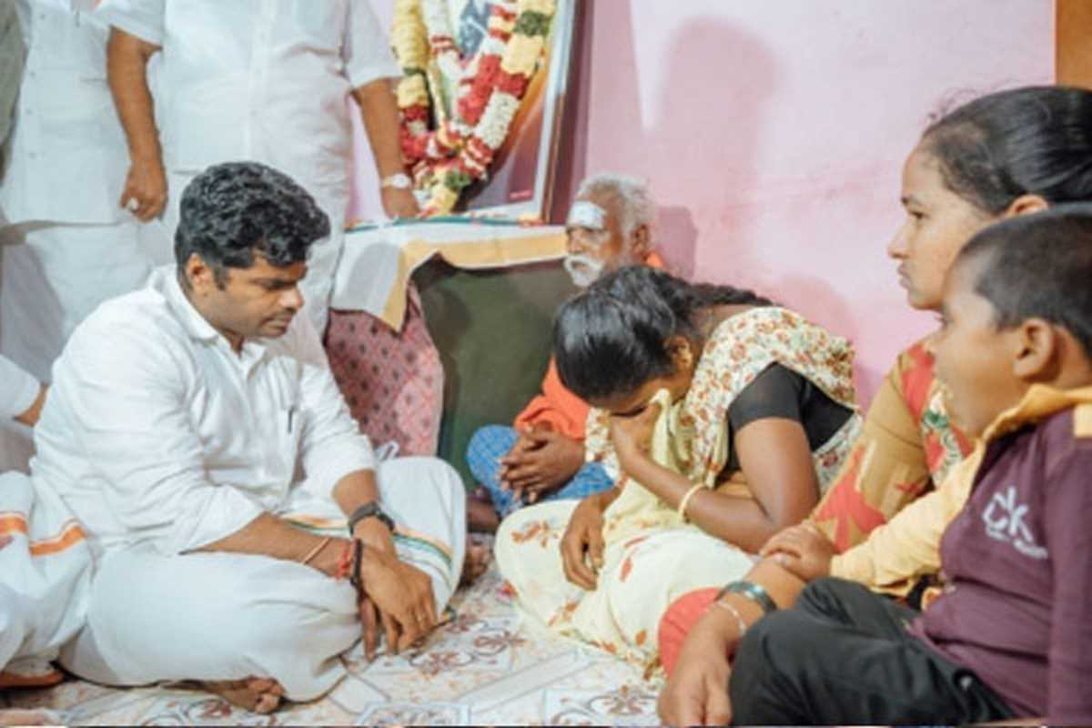 तमिलनाडु भाजपा प्रमुख ने डीएमके कार्यकर्ताओं द्वारा मारे गए जवान के परिजनों से मुलाकात की